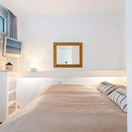 App 15 - Strandlage アパート ジールクスドルフ